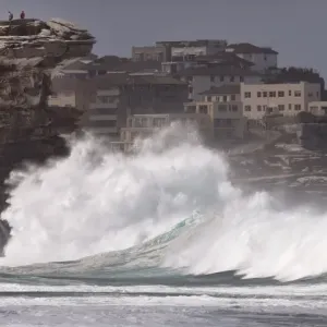 Australia-Weather-Tamarama-Waves