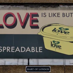 Britain-London-Spread-Love Britain-London-Spread-Love