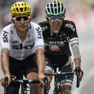 Cycling-Fra-Tdf2017-Line-Falls Cycling-Fra-Tdf2017-Line-Falls