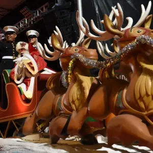 Entertainment-Us-Hollywood Christmas-Parade Entertainment-Us-Hollywood Christmas-Parade