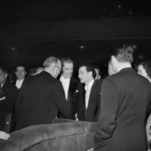A black and white print of a 1949 film premiere in Paris