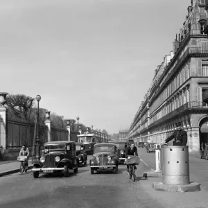 Vintage And Archive Prints: Beauty of Everyday Paris Life