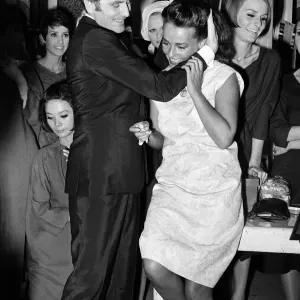 France-Fashion-Print of Pierre Cardin welcoming Jeanne Moreau France-Fashion-Print of Pierre Cardin welcoming Jeanne Moreau
