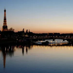 FRANCE-FEATURES-MÉTÉO-TOUR EIFFEL