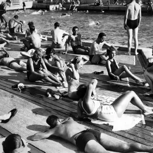 France-Heat-Feature-Swimming-Pool
