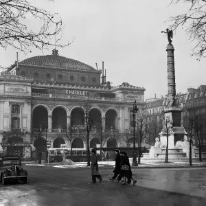 France-Paris Square-Daily Life