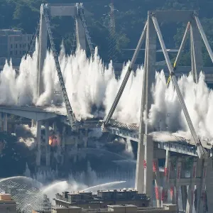 Print of Genoa's Morandi Bridge demolition Print of Genoa's Morandi Bridge demolition