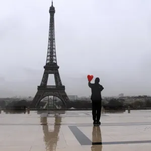 Amour-Paris-Tour Eiffel-Balloon