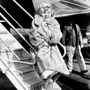 Marilyn Monroe Poses at La Guardia Airport