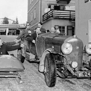 Oly-Winter-1956-Bobsleigh-Bentley