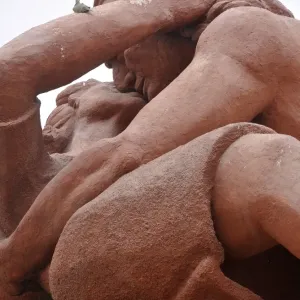 Peru-Lima-Statue-The Kiss-Love