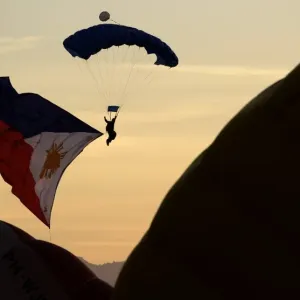 Philippines-Paratrooper-Flight Philippines-Paratrooper-Flight
