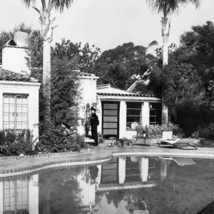 Policeman Standing Outside Marilyn Monroes House Policeman Standing Outside Marilyn Monroes House