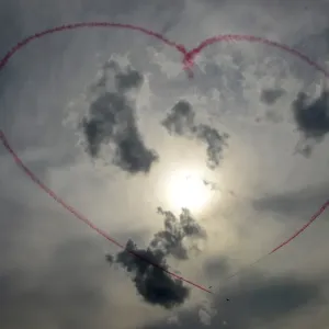 Russia-Sky-Heart-Love-Airshow
