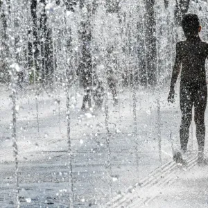 Russia-Water-Child-Fountain-Daily Life-Weather Russia-Water-Child-Fountain-Daily Life-Weather