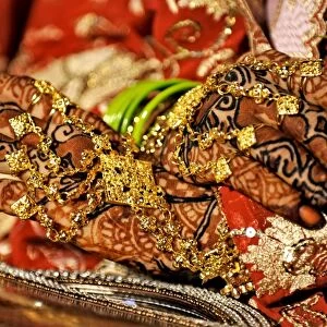 TOPSHOTS-INDIA-SOCIETY-MARRIAGE-MASS
