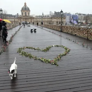 Valentines Day Pont des Arts bridge Valentines Day Pont des Arts bridge