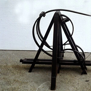 A catapult. Model from the drawing of Leonardo da Vinci (Leonardo da Vinci)