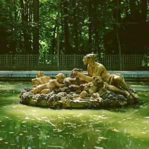 The Fountain of Bacchus or Autumn (photo)