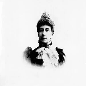 Lady Violet Greville (b / w photo)