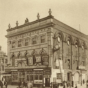 The Old Vic theatre, Lambeth (b / w photo)