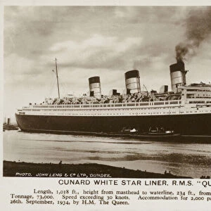 RMS Queen Mary (b / w photo)