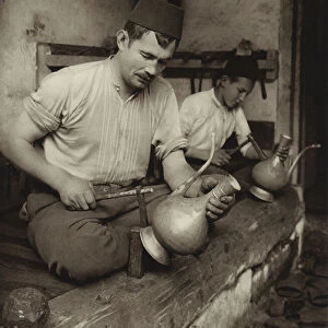 Yugoslavia: Seraievo, Coppersmiths (b / w photo)