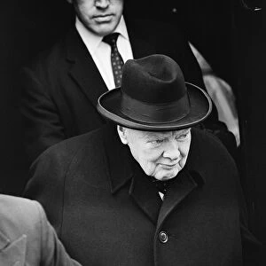 Winston Churchill leaving his home at Hyde Park Gate, London. 19th May 1961