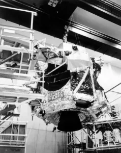 313913-Usa-Space-Apollo Vi-Lunar Module