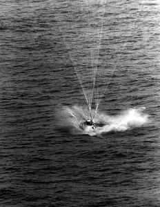 323236-Usa-Space-Apollo 9-Splashdown
