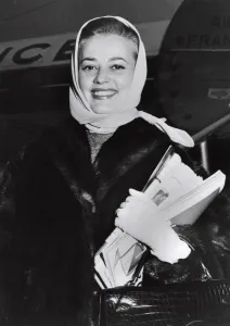 Actrice Prints: Actress and singer Jeanne Moreau