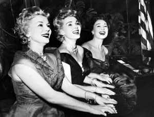 Celebrity Prints: actress Zsa Zsa Gabor (C) and her sisters Eva (L) and Magda