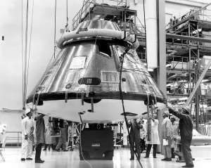 Apollo-Space Capsule