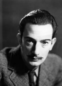 Portrait Close Up Prints: ART-DALI-bio