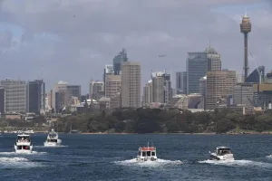 <b class=qtipBold><figcaption>AUSTRALIA-BRITAIN-ROYALS-POLITICS</figcaption></b><br>Britain's Prince Harry and his wife Meghan travel by launch (L) on Sydney Harbour following a visit to Taronga Zoo in Sydney on October 16, 2018. - Prince Harry and Meghan have made their first appearances since announcing they are expecting a baby, kicking off a high-profile Pacific trip with a photo in front of Sydney's dazzling Opera House and posing with koalas. (Photo by DEAN LEWINS / POOL / AFP)<br><em>© Copyright Agence France-Presse (AFP) - All Rights Reserved</em> AUSTRALIA-BRITAIN-ROYALS-POLITICS