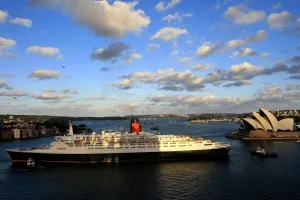 Australia-Britain-Shipping-Qe2-Queenvictoria
