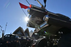 <b class=qtipBold><figcaption>Australia-Cinema-Mad Max</figcaption></b><br>Visitors look at vehicles from the Mad Max movie "Mad Max: Fury Road" on the Sydney Opera House forecourt in Sydney. AFP PHOTO / Peter PARKS / AFP PHOTO / PETER PARKS<br><em>© Copyright Agence France-Presse (AFP) - All Rights Reserved</em> Australia-Cinema-Mad Max