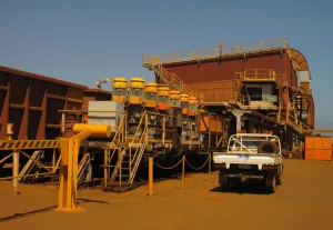 <b class=qtipBold><figcaption>Australia-Economy-Mining</figcaption></b><br>lifestyle-australia-economy-mining, FEATURE, by Amy Coopes A train carrying iron ore is emptied for loading onto bulk carriers at Rio Tinto's port facilities near Dampier in Western Australia on March 4, 2010. About 15 percent of the world's total iron ore exports come from the remote and rugged Pilbara, which accounts for 35 percent of the global seaborne iron ore trade -- crucial to the booming Chinese economy. AFP PHOTO / Amy COOPES / AFP PHOTO / AMY COOPES<br><em>© Copyright Agence France-Presse (AFP) - All Rights Reserved</em> Australia-Economy-Mining