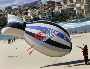Sydney Prints: Australia-Kites-Whale-Bondi