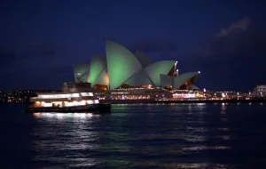 <b class=qtipBold><figcaption>Australia-Lifestyle-St Patricks Day</figcaption></b><br>A boat sails past Australia's iconic Sydney Opera House (C) as it stands lit with green lights to mark St Patrick's Day in Sydney on March 17, 2013. From Egypt's pyramids to the Sydney Opera House, some 70 global landmarks will be bathed in green light in honour of Ireland's national day, while in Dublin itself, more than half a million people were expected to line the streets on March 17 for a colourful annual parade. AFP PHOTO / Saeed Khan / AFP PHOTO / SAEED KHAN<br><em>© Copyright Agence France-Presse (AFP) - All Rights Reserved</em> Australia-Lifestyle-St Patricks Day