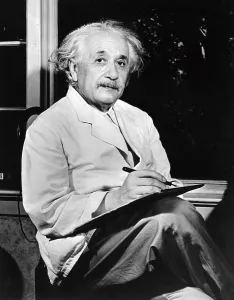 Bio-Einstein-Headshot-Pipe