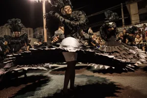 Ecuador, South America Prints: Brazil-Rio-Carnival-Parade-Group B-Vizinha Faladeira