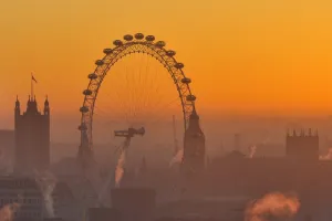 <b class=qtipBold><figcaption>Britain-London-Sunset</figcaption></b><br>The sun sets behind the Houses of Parliament and the London Eye in central London on December 28, 2016. AFP PHOTO / Daniel SORABJI<br><em>© Copyright Agence France-Presse (AFP) - All Rights Reserved</em> Britain-London-Sunset