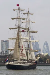 Transport/sailing ships maritime boats tall ships/britain offbeat Transport/sailing ships maritime boats tall ships/britain offbeat