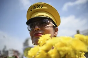 Portrait Prints: Colombia-Taxi-Woman