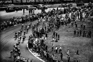 Back View Prints: Cycling-Fra-Bel-Tdf2017-Pack-Fans-Black and White