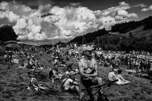 Cycling-Fra-Tdf2017-Fans-Black and White