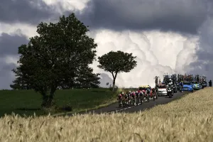 : CYCLING-FRA-TDF2018-POSTCARD-BREAKAWAY