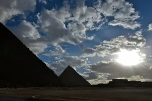 Images Dated 16th January 2015: Egypt-Scene-Pyramids-Tourism-Heritage-Giza