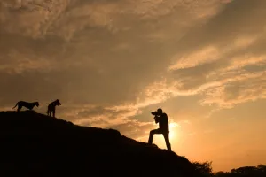 El-Salvador-Dog-Sunset
